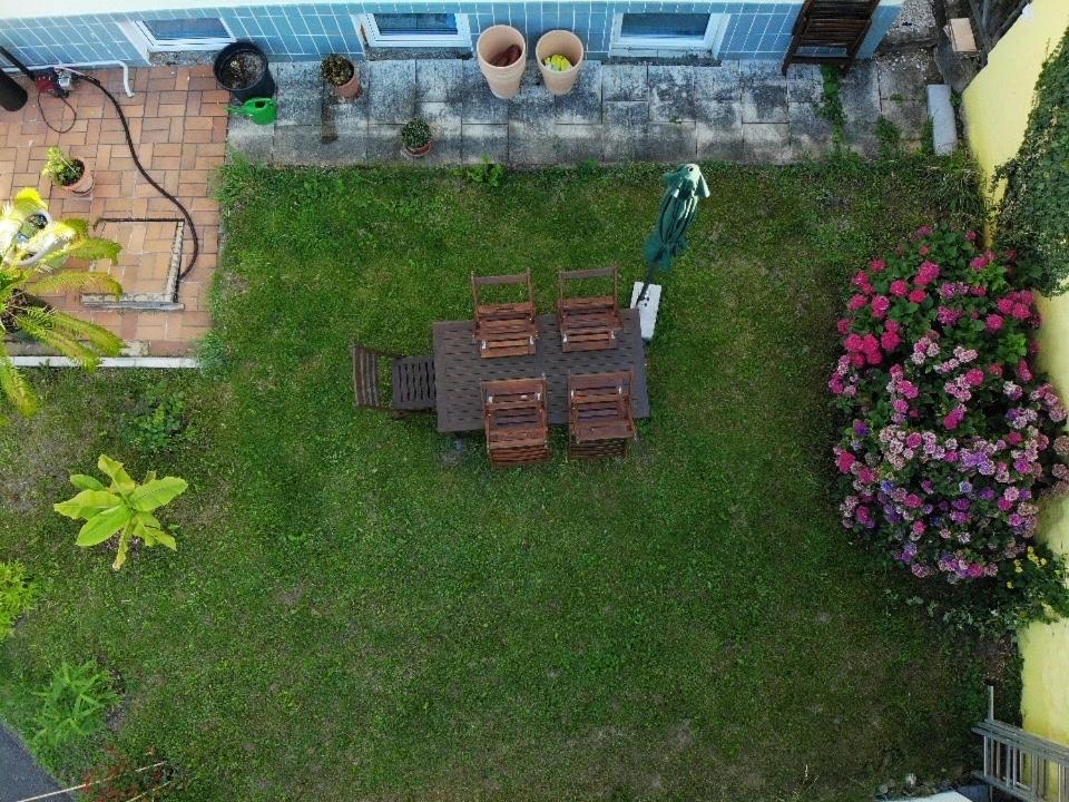 Modern eingerichte Einliegerwohnung mit separater Küche Reutlingen Exterior foto